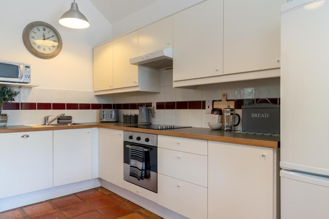 Buff Lodge Tackley Екстериор снимка